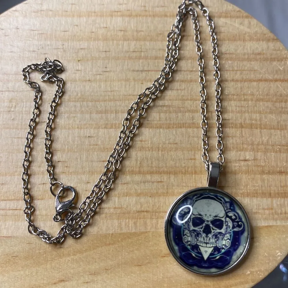 Skull Necklace,‎ Silver Pendant, Day of the Dead, Halloween, Gothic, 18 in Chain